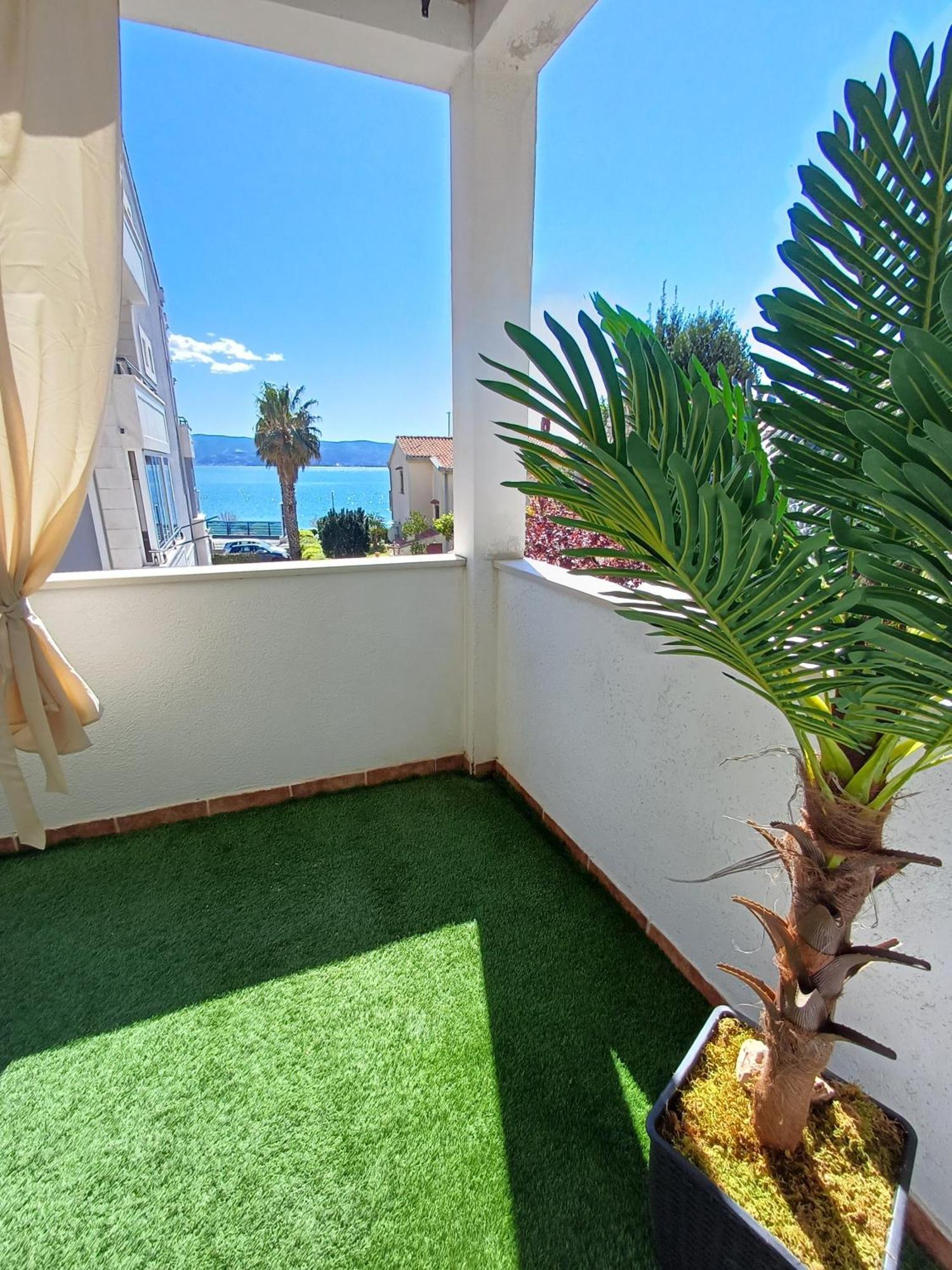 Apartments Sun & Sea Dugi Rat Exterior photo